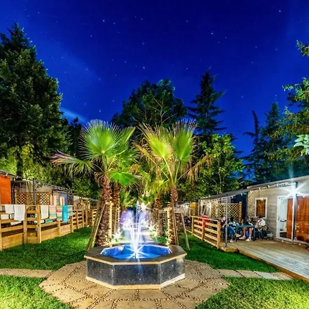 Glamping Holidays - Delle Rose Case Romagnoni